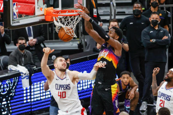 籃球比賽中常見(jiàn)的戰(zhàn)術(shù)有哪些？